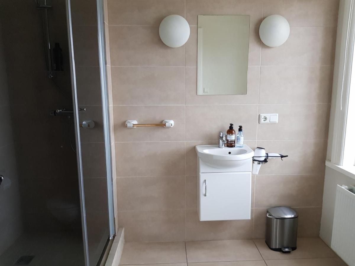 Fe Gisting Hotel อาคูเรย์รี ภายนอก รูปภาพ